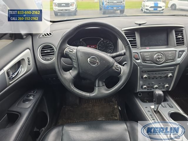 2017 Nissan Pathfinder SL