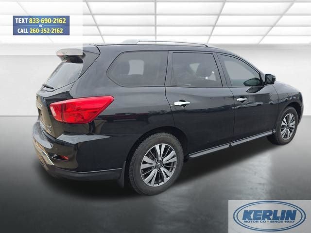 2017 Nissan Pathfinder SL